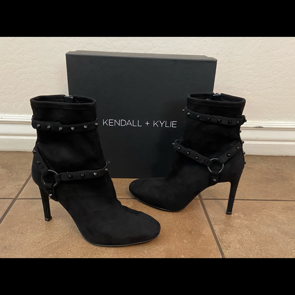 Kendall And Kylie Mimi Studded Harness Boots 8.5